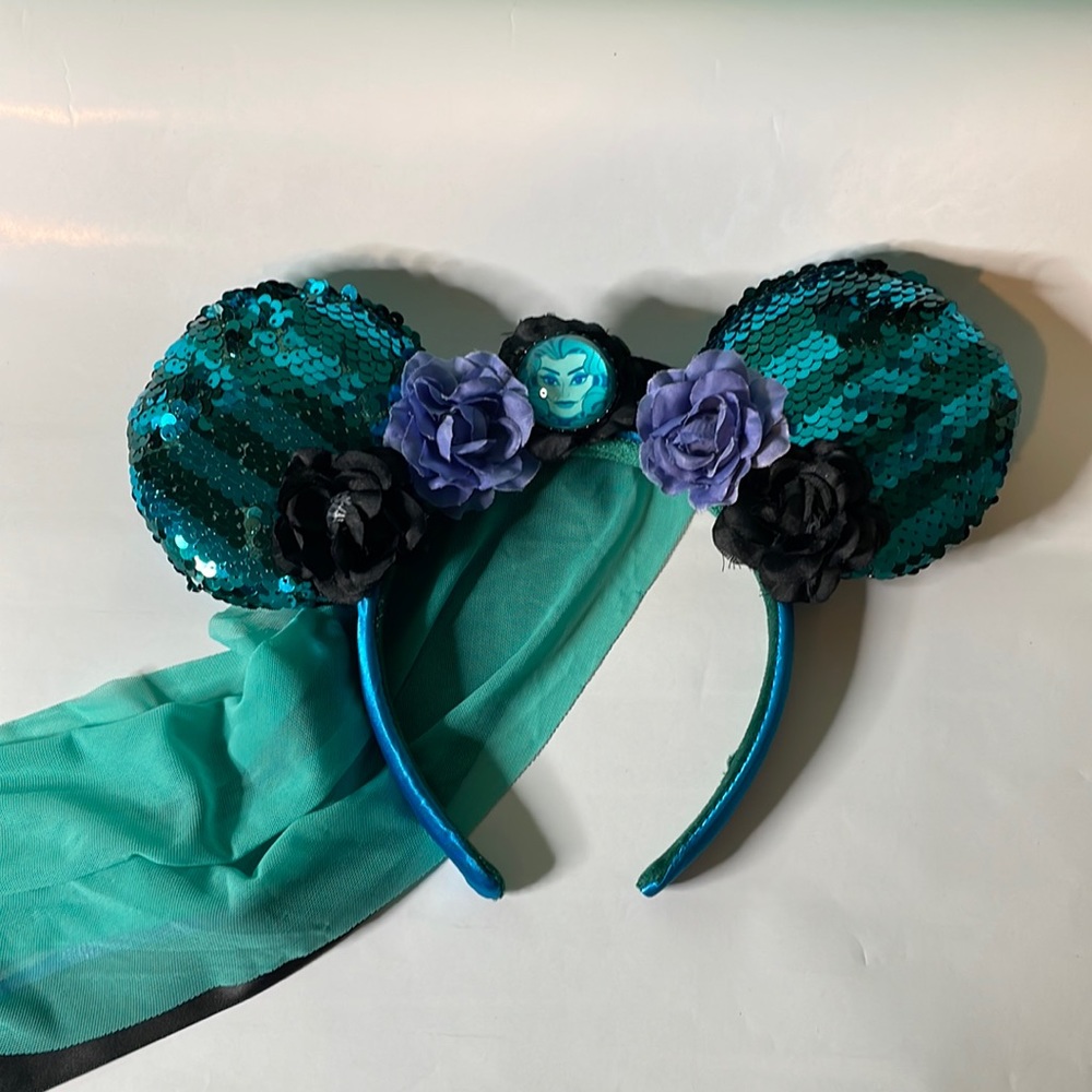 Minnie mouse main attraction haunted mansion ears